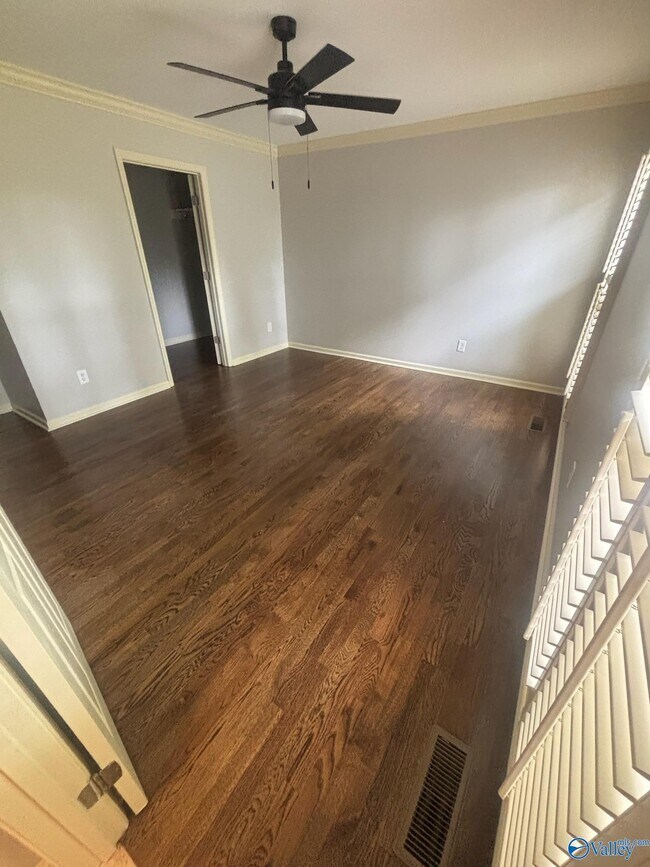 Building Photo - 1308 McClung Ave SE