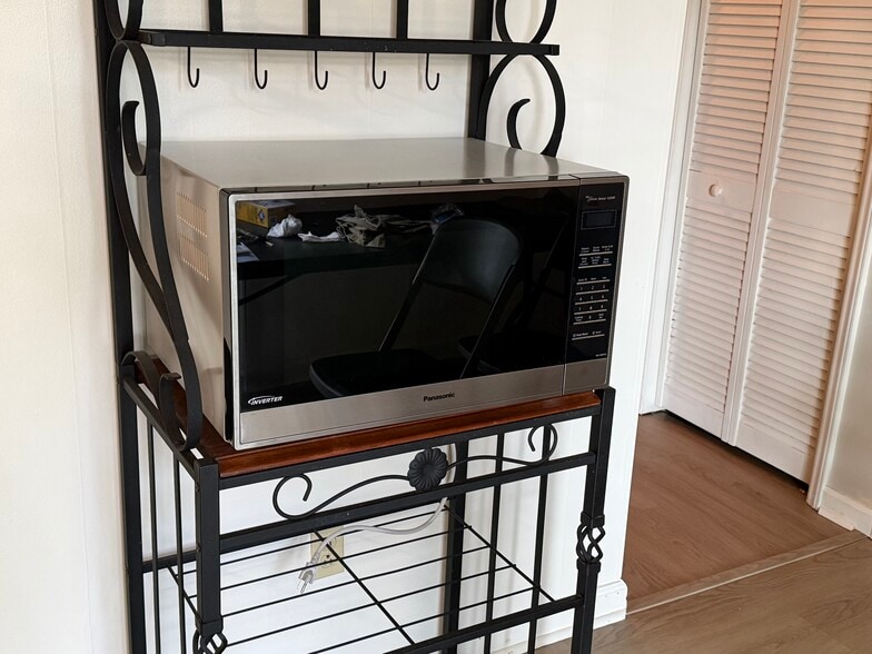 Large new microwave - 1808 Stephens St