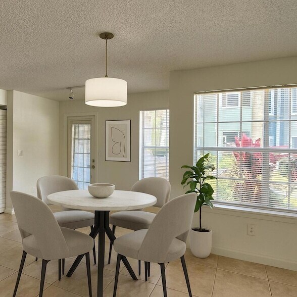 Building Photo - 1000 Crystal Way