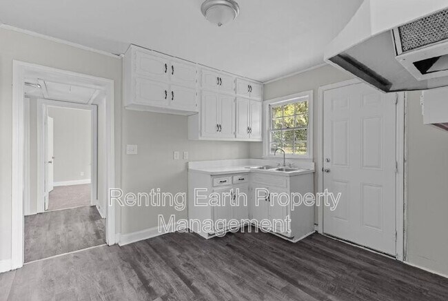 Building Photo - 2301 27th St W