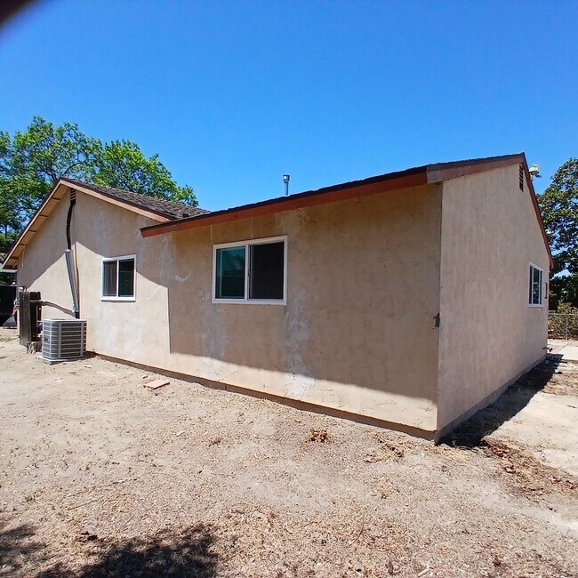 Building Photo - Spring Valley View Home