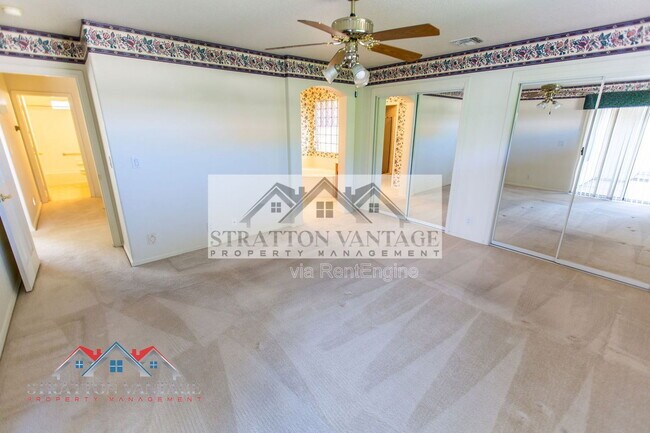 Building Photo - 10864 E Lindner Ave