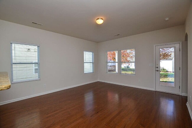 Building Photo - Modern Comfort, Flexible Living, Tailored for You 2 Bedrooms | 2 Bathrooms Edgewater| Lancaster, ...