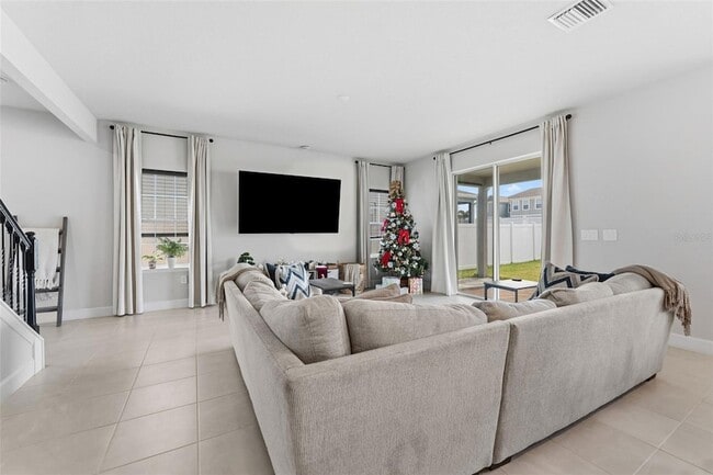 Building Photo - 14031 Crimson Ave