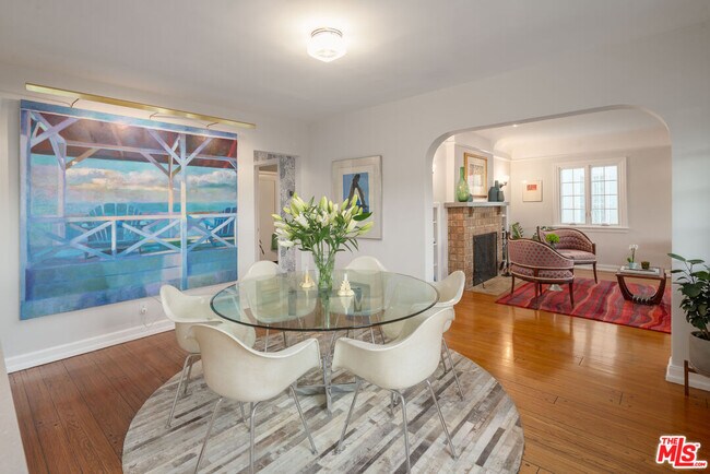 Building Photo - 513 N Mansfield Ave