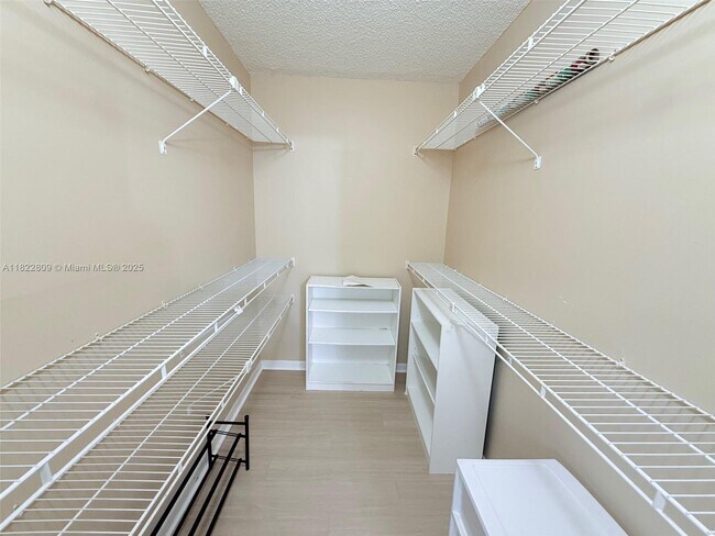 Building Photo - 9352 S Belfort Cir
