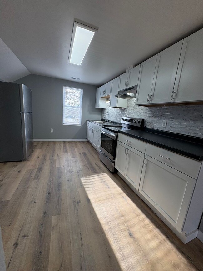 Building Photo - 315-317 Smith