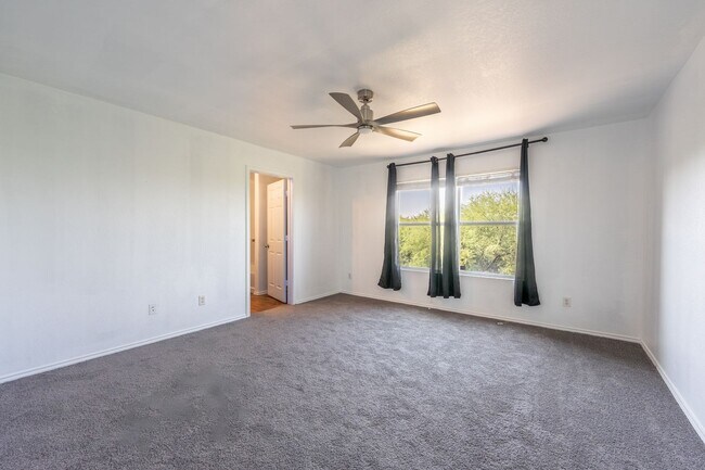 Building Photo - 11326 Fine Design