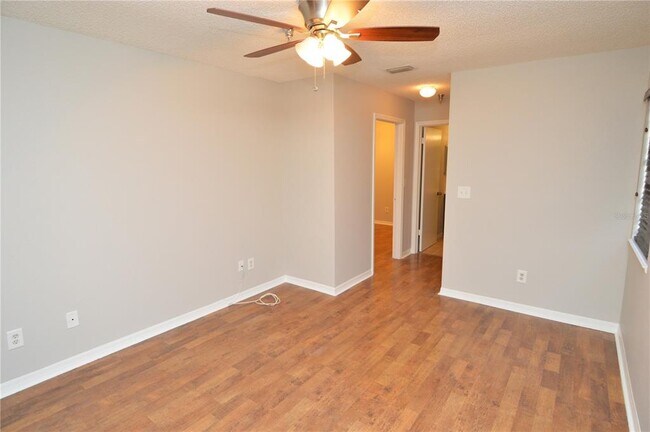 Building Photo - 10263 Gandy Blvd N
