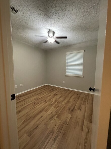 Building Photo - 509 Sage Trail