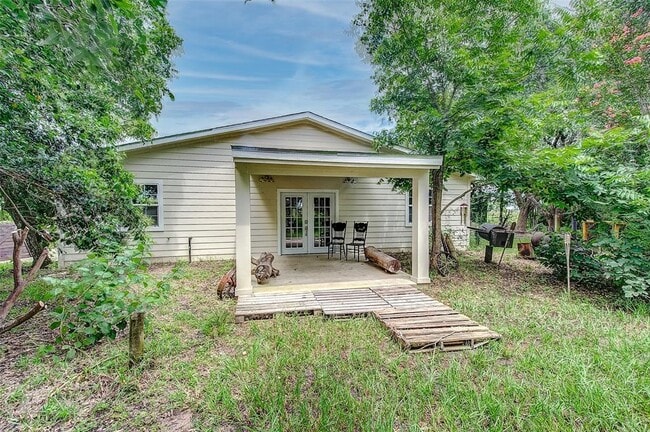 Primary Photo - 8580 Roper Rd