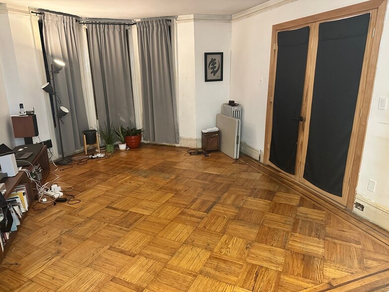 Primary Photo - 183 Sterling St