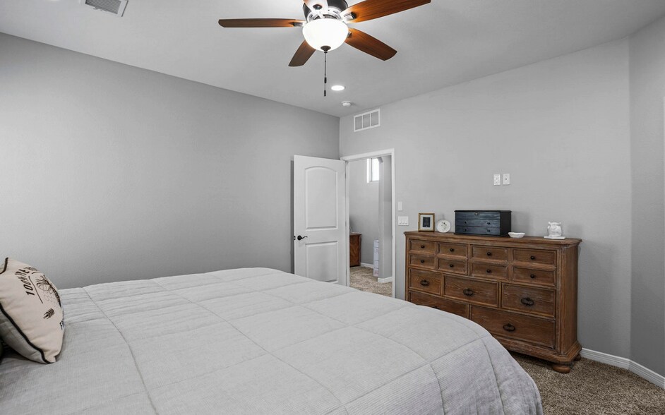 Building Photo - 14695 Pebble Hills Blvd