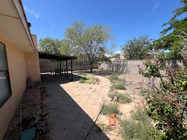 Building Photo - Taylor Ranch 3 Bedrooms 2 Bath 2/CG 1164/sf