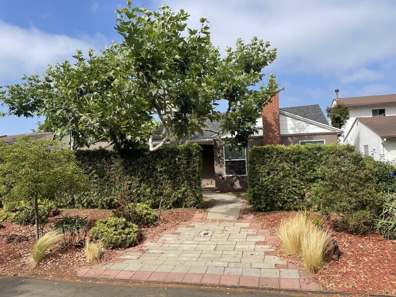 Primary Photo - 3548 Military Ave