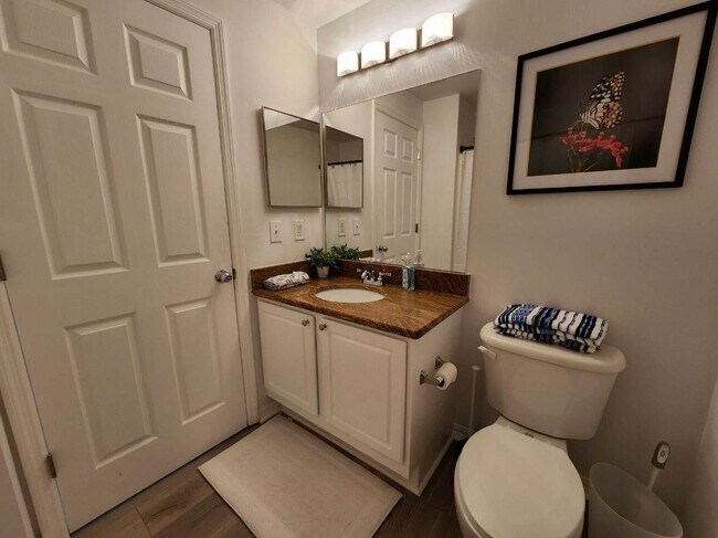 Building Photo - 5551 Bentgrass Dr