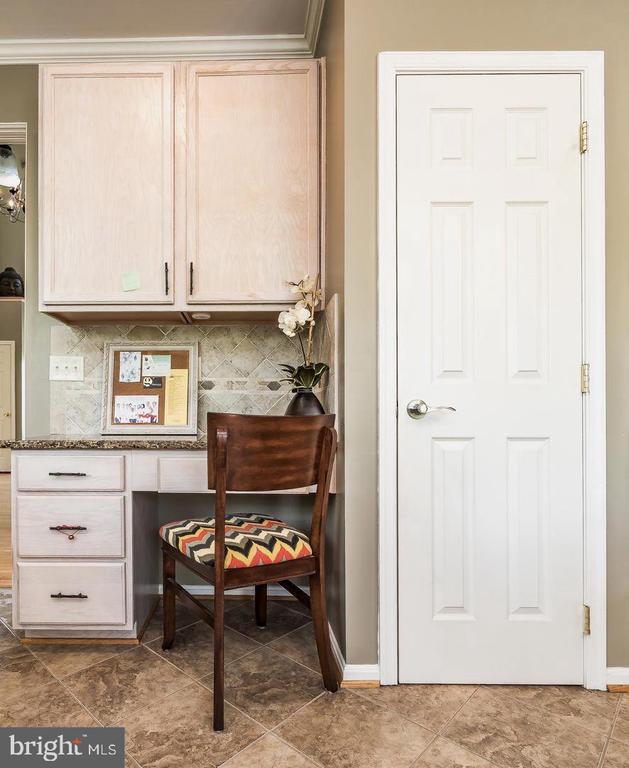 Building Photo - 1401 Windjammer Ct