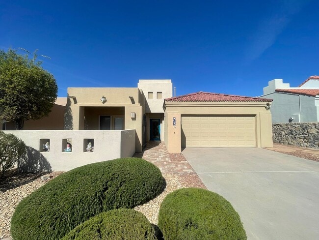 Building Photo - Gorgeous home in The Boulders at Sonoma Ra...