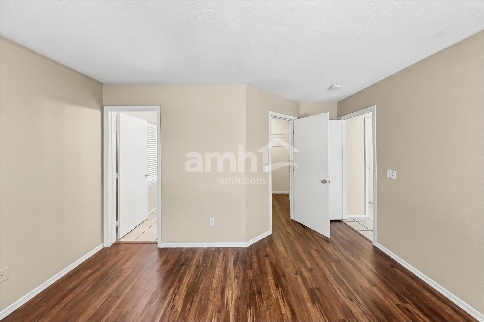 Building Photo - 2256 E Hazeltine Way