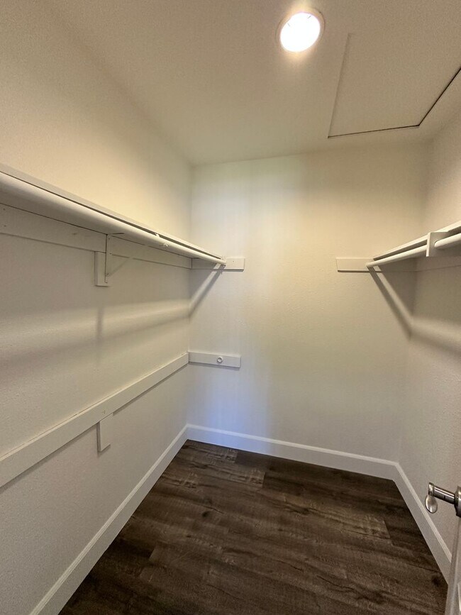Building Photo - Costa Mesa Upgraded 4 bed 2 bath House in Prime location