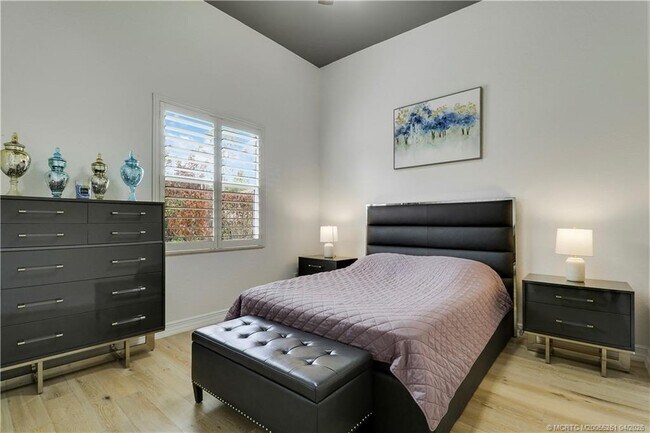 Building Photo - 5628 SW Gray Fox Dr