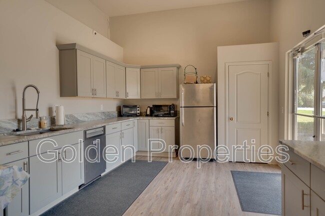Building Photo - 169 Ironwood Dr