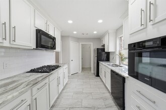 Building Photo - 926 Comstock Springs Dr