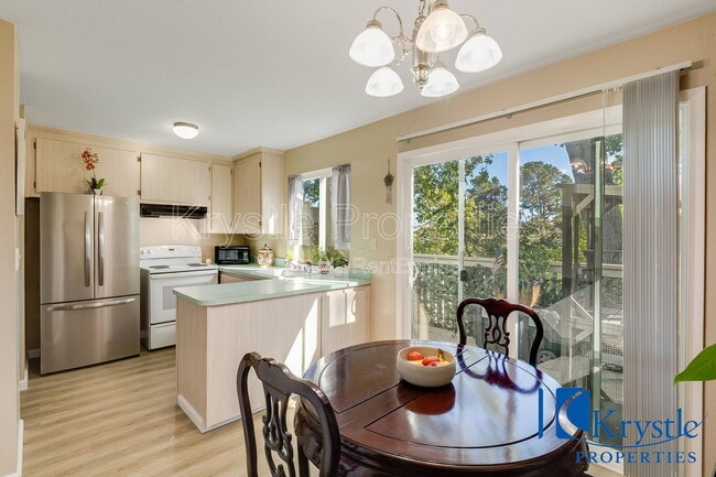 Building Photo - 138 Warwick Dr