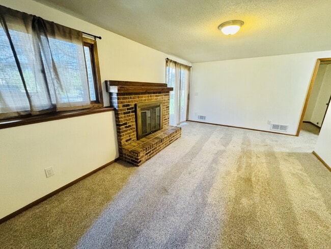 Building Photo - 14600 Hampshire Pl