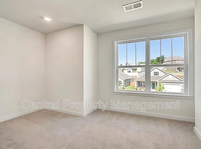 Building Photo - 106 Barred Owl Rd