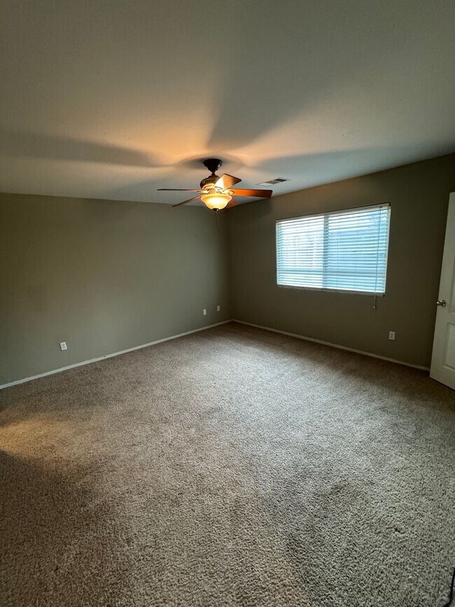 Building Photo - Great Family Home in Southwest