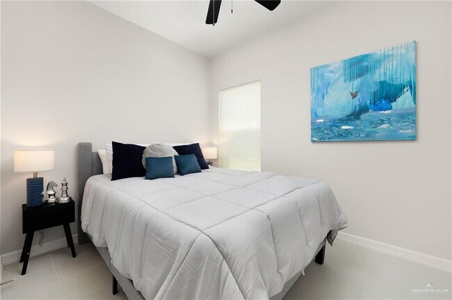 Building Photo - 18 N 43rd St