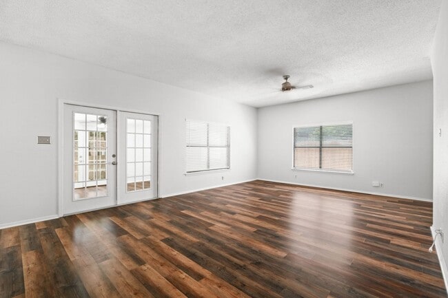 Building Photo - MOVE-IN READY REMODELED RENTAL HOME LOCATED IN NORTHWEST CROSSING