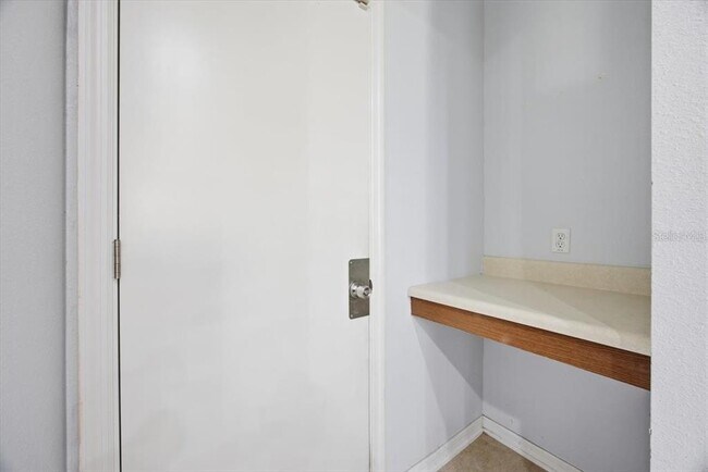 Building Photo - 5588 Sycamore Canyon Dr