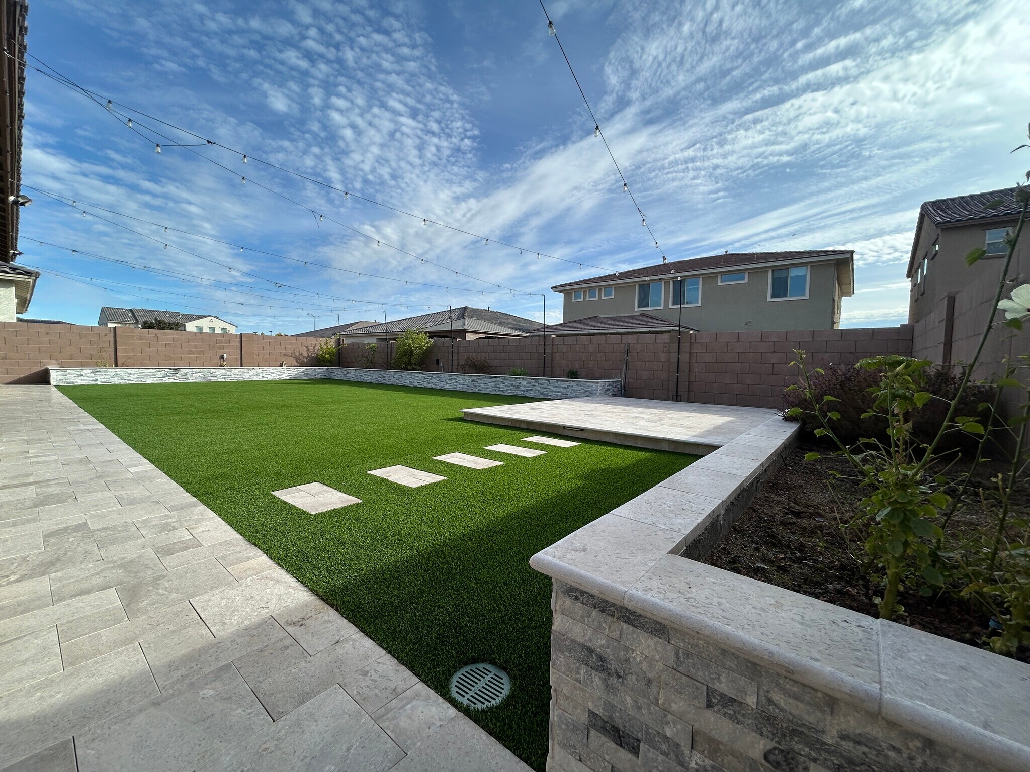 Building Photo - 8731 W Wagon Wheel Dr