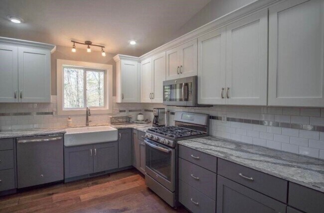 Building Photo - Click the “Apply Now” button or email wapmrentals@gmail.com for a prompt response.
