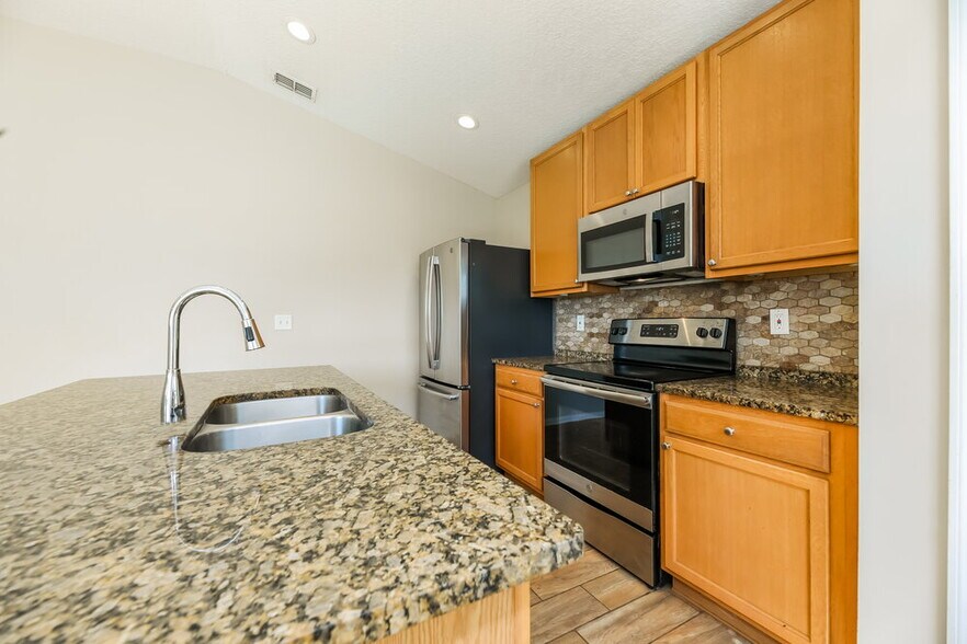 Building Photo - 11751 Pleasant Creek Dr