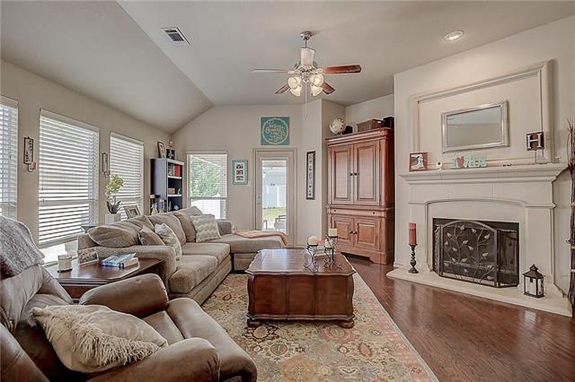 Building Photo - 5009 Holliday Dr