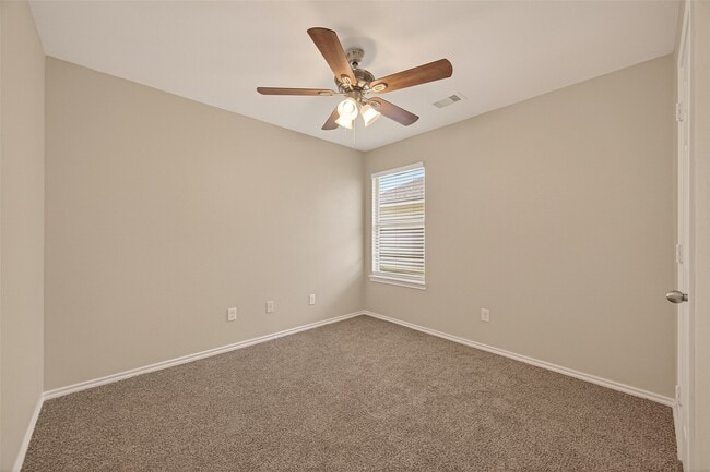 Building Photo - 2730 Morgensen Dr