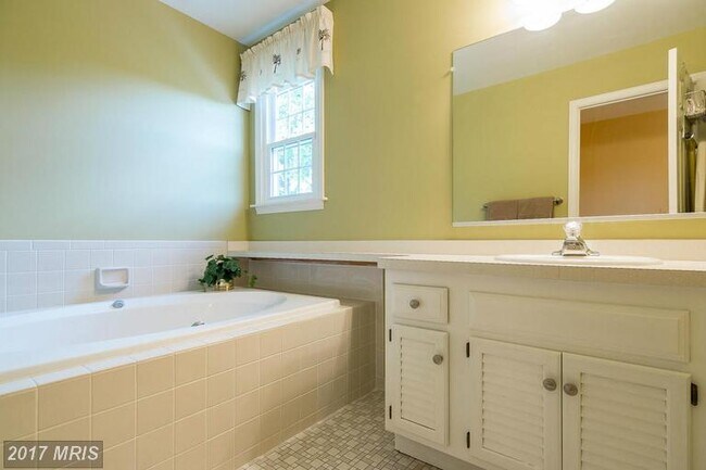 Building Photo - 3715 Valerie Carol Ct