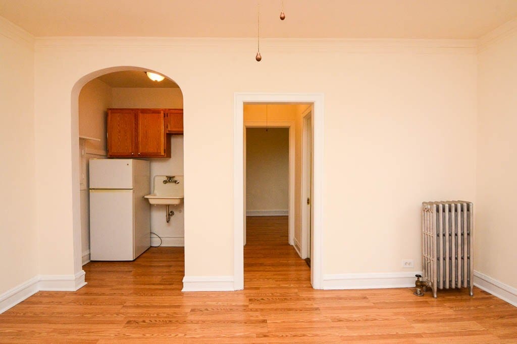Building Photo - 2536 N Sawyer Ave