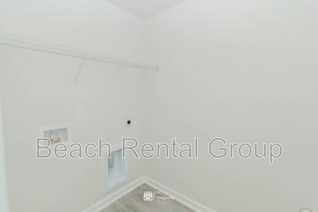 Building Photo - 286 Jeff Waters Cir