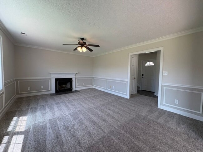 Building Photo - Welcome to Creeker Town South!