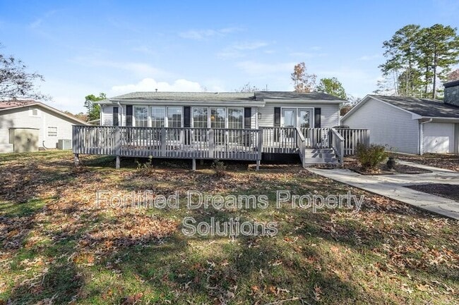 Building Photo - 395 Lake Dr