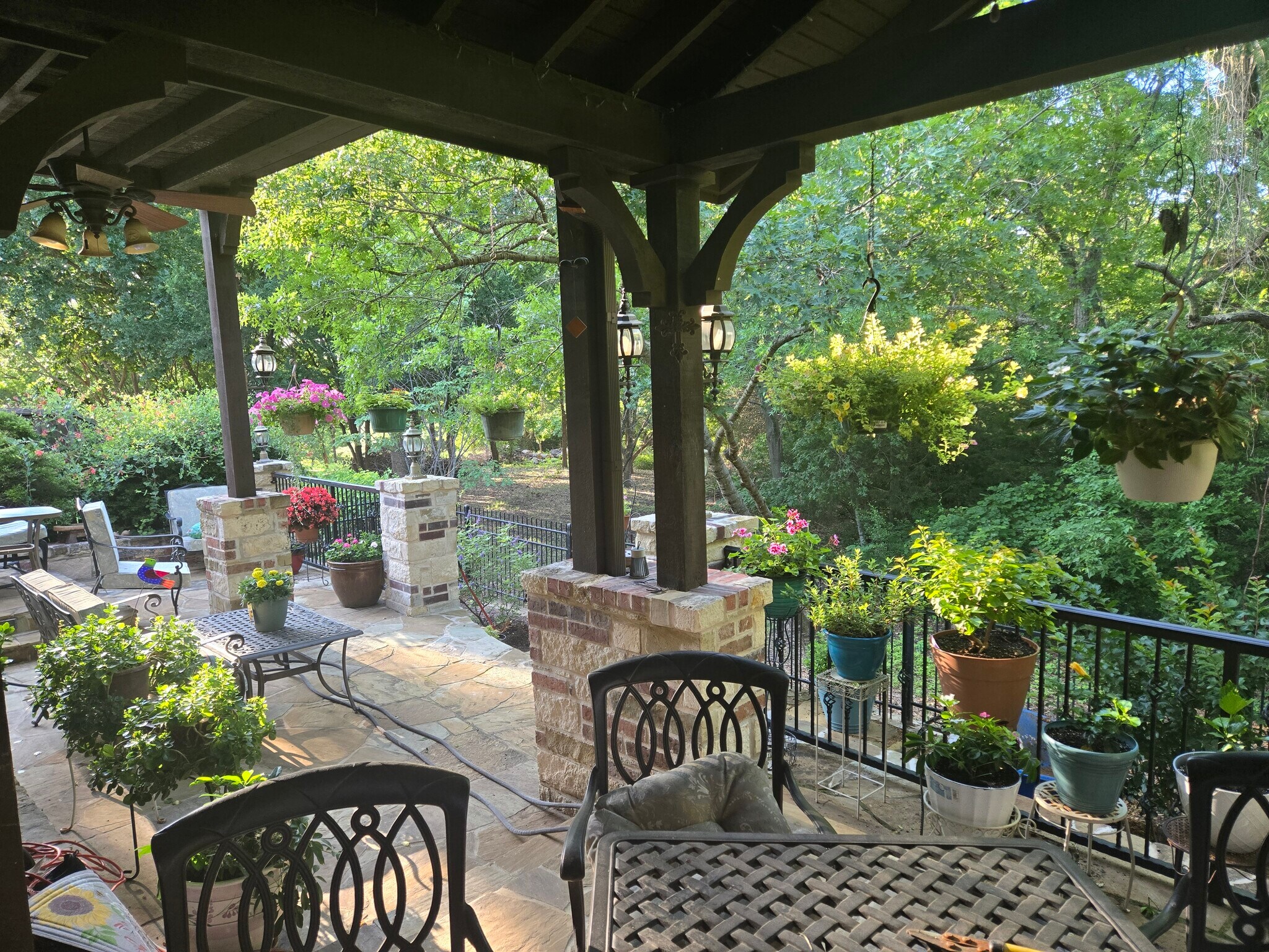 Shared Veranda - 1409 Hackett Creek Dr