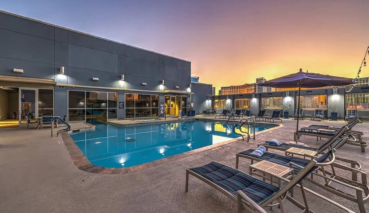 Building Photo - 211 E Flamingo Rd