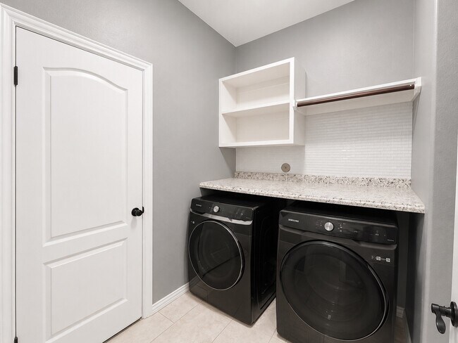 Building Photo - 28547 Lockeridge Springs Dr