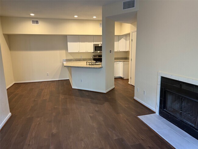 Building Photo - 2121 El Paseo St