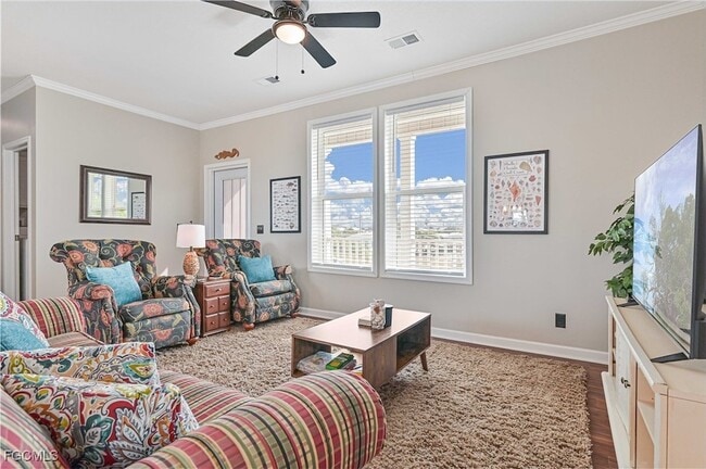 Building Photo - 3524 Fifth Ave