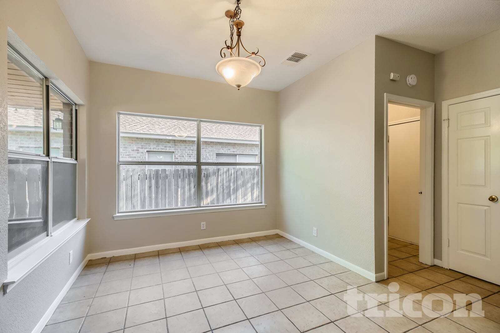 Building Photo - 12430 Canyon Ct